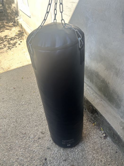 Sac de box nou. Cutia putin deteriorata