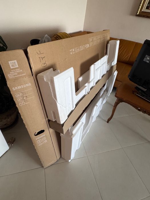 Телевизор Samsung QLED 65 inch - нов