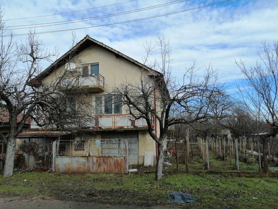 Продавам къща в с.сталийска махала област Монтана