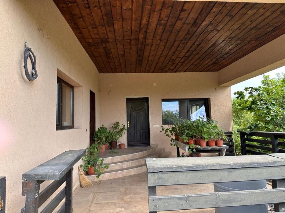 Vand casa si teren  situate in sat Clondiru de Sus, com Pietroasele, jud Buzau