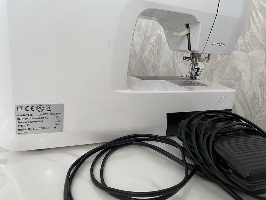 Швейная машина Bernette Bernina 15