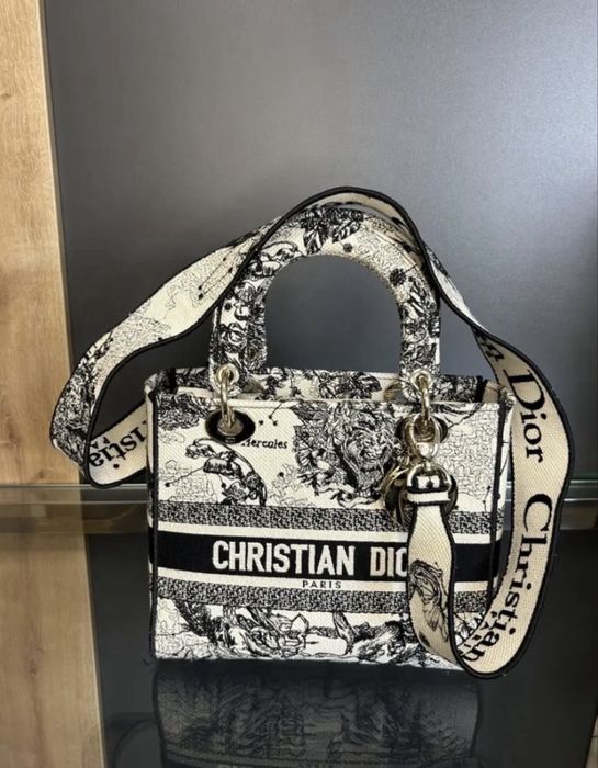 Dior paris чанта