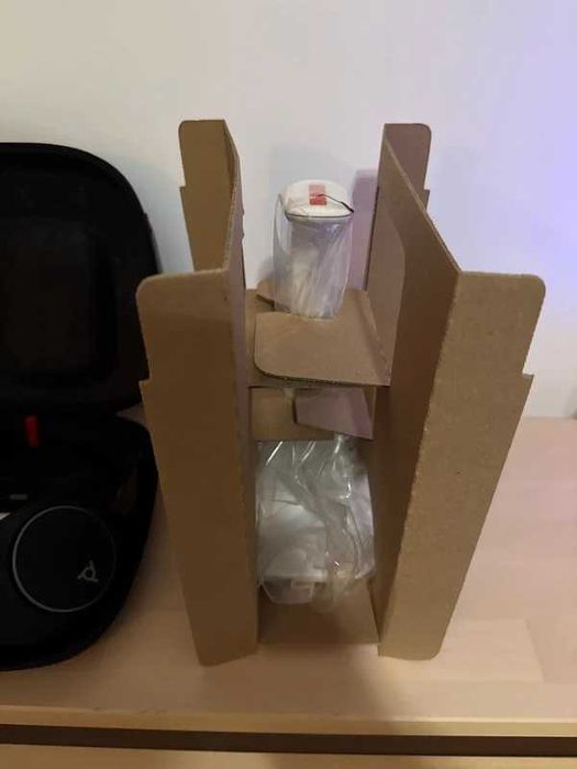 Casti Poly Voyager 85C