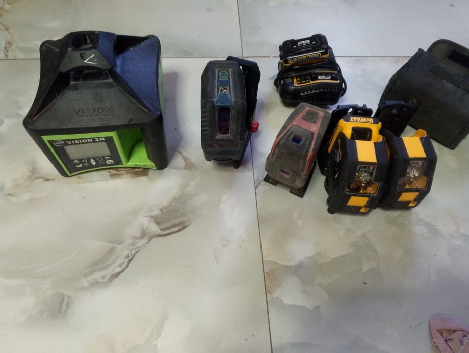 inchiriez  diferite scule