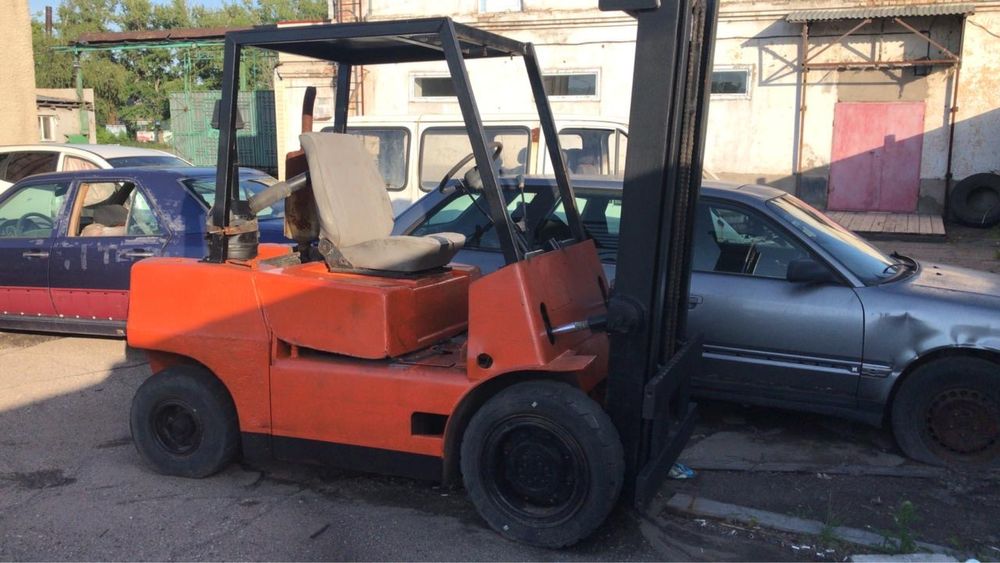 Погрузчик вилочный Балканкар