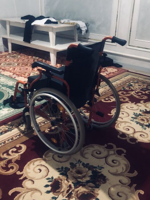 инвалидньй колёска