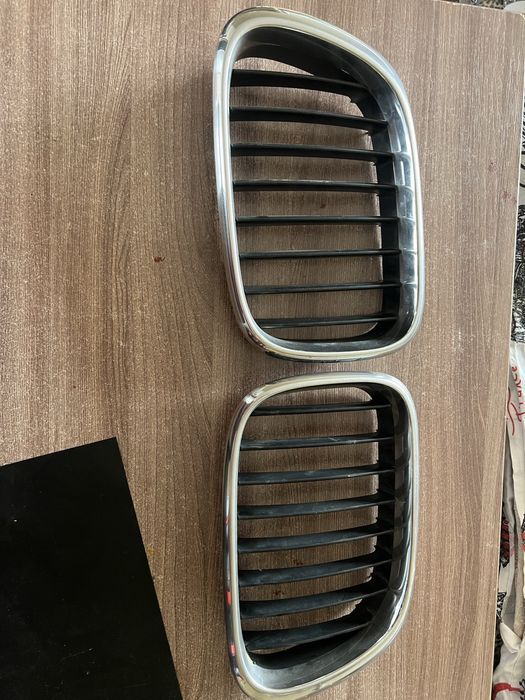 Решетки радиатора BMW E53 хром