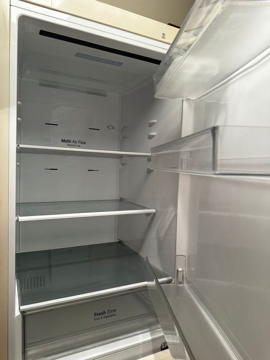 холодильник LG .