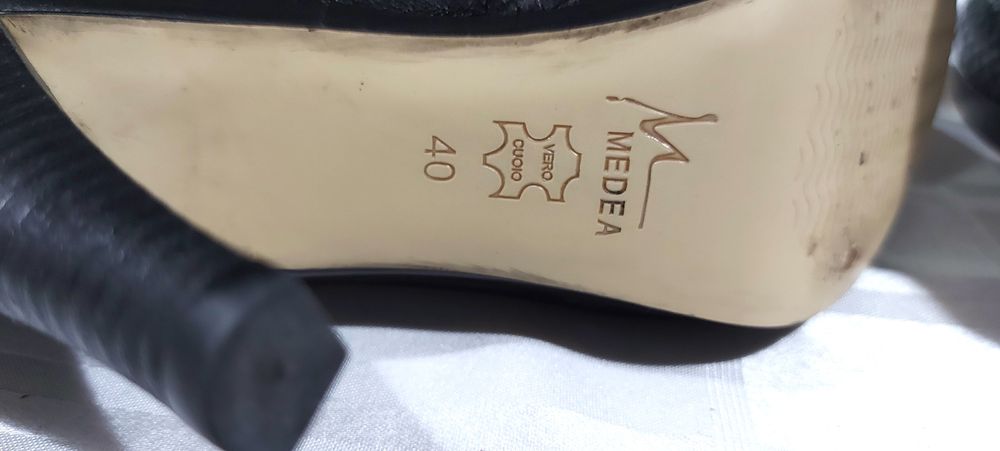 Ghete (botine) Medea din piele naturală moale, model deosebit