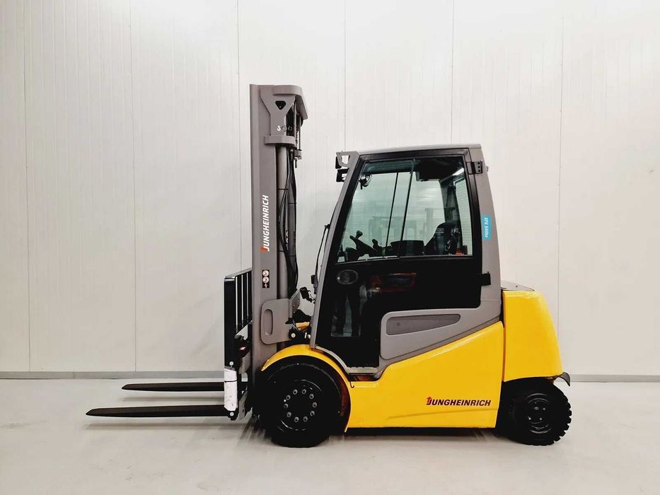 Electrostivuitor Stivuitor 4 tone Jungheinrich EFG 540ks  an 2019
