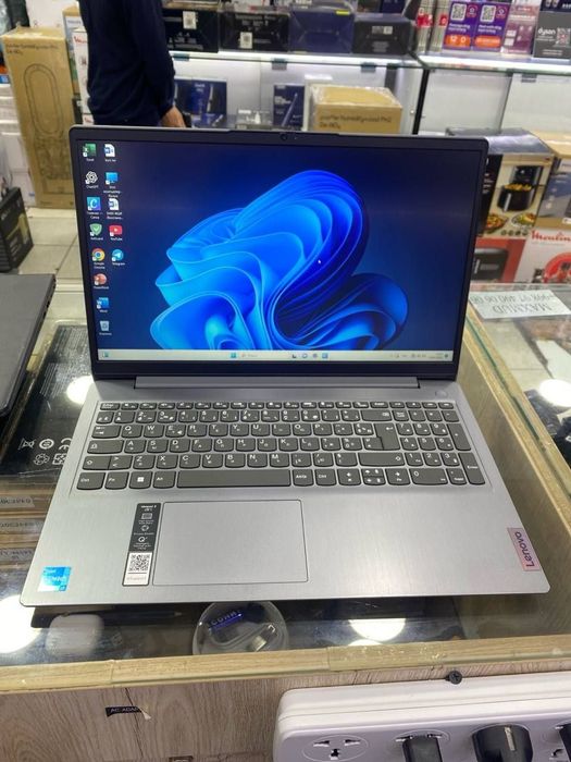 Lenovo Core i7-1255U / 16GB / 512GB SSD / 15.6 IPS Touch / Podsvetka —