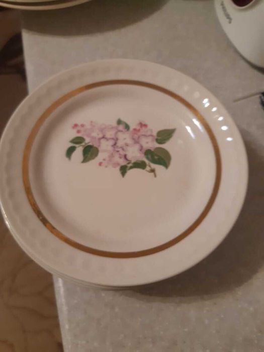 Продам посуду  и кухонную утварь