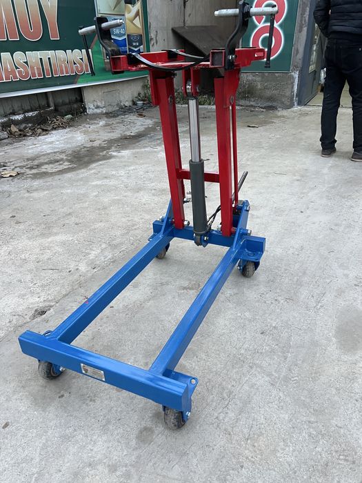 Domkrat og’ir karopka matorlarni ko’tarib tushurish uchun