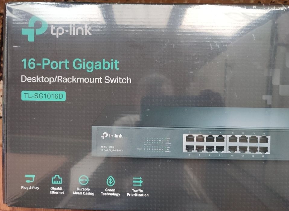 Продам гигабитные сетевой коммутатор 24 порта.