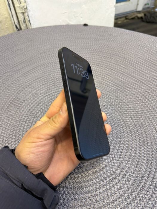 Продам айфон 16 про