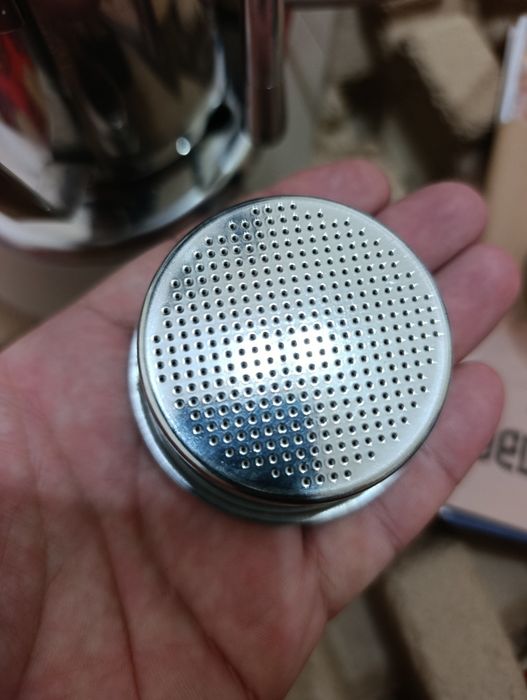 Кофемашина рожковая. Delonghi ec885