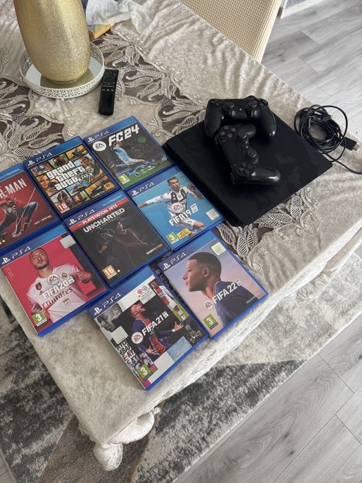 Vand ps 4 cu jocuri incluse