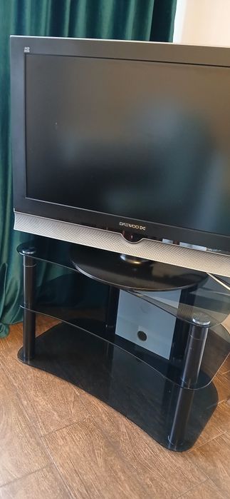 Продам столик под телевизор