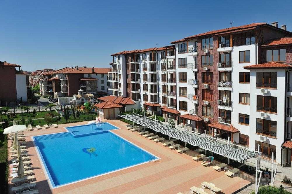 Четиристаен апартамент в Равда