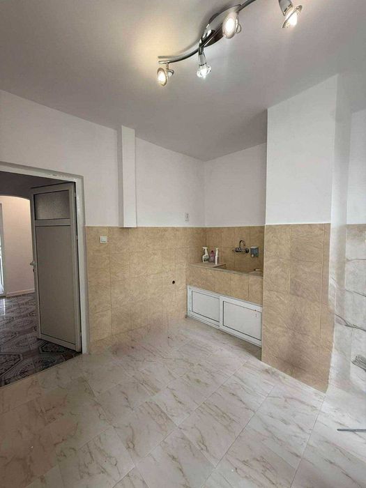 Продава се Двустаен апартамент в Казанлък - 70 кв.м за 765 €/кв.м - Снимка #1