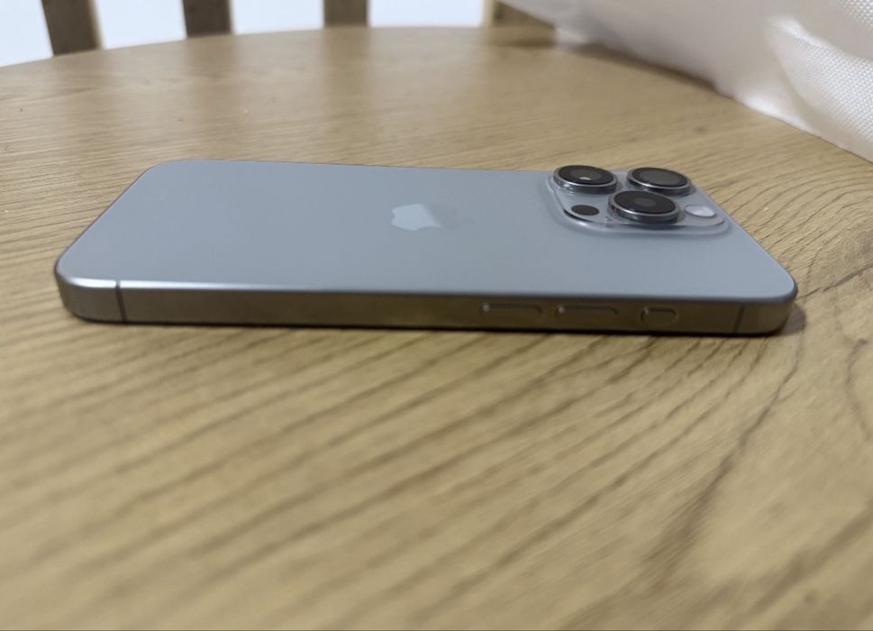 Vand/Schimb 15 pro natural titanium