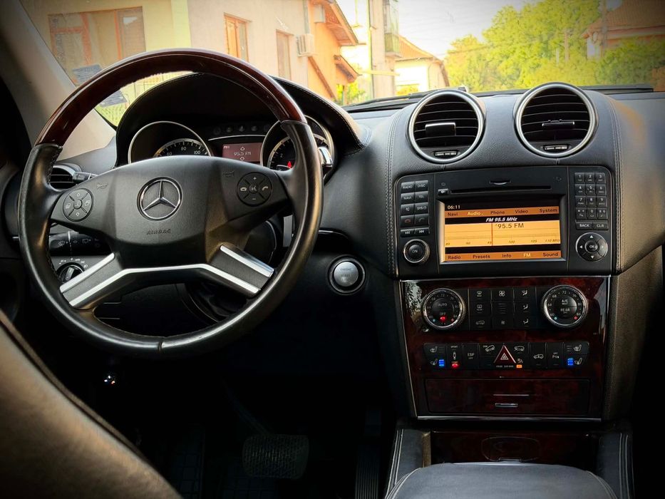 Продавам Mercedes GL550