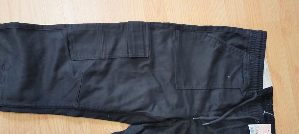 Pantaloni cargo,marime L ,cu etichetă