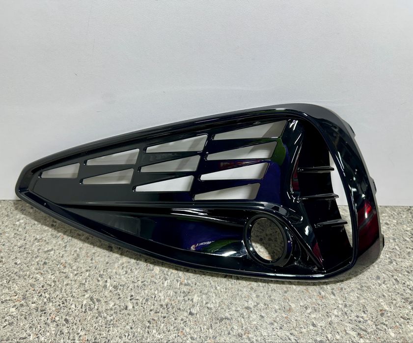 Grila HYUNDAI I30 III stânga