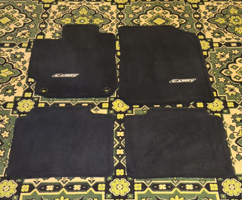 Оригинальные полики на камри 50, 55.