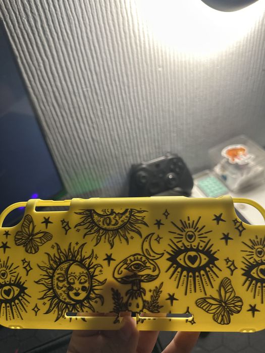 Nintendo switch lite  желтый