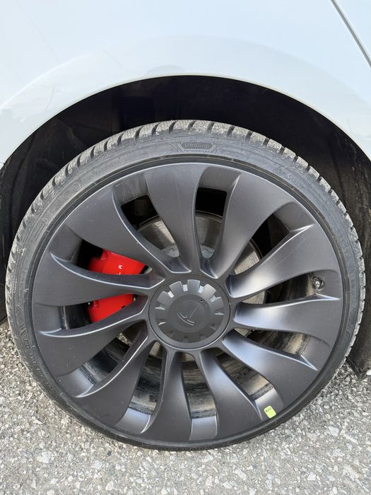 Джанти с гуми Тесла Модел3 Перформънс