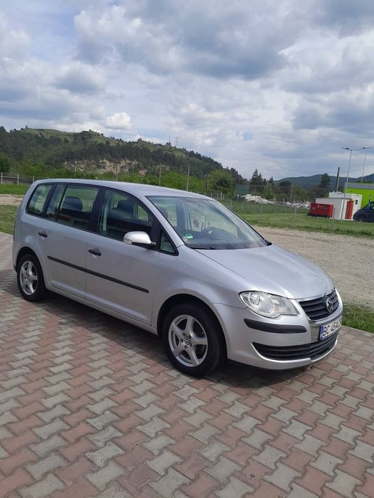 VOLKSWAGEN Touran 0 — imagine 5