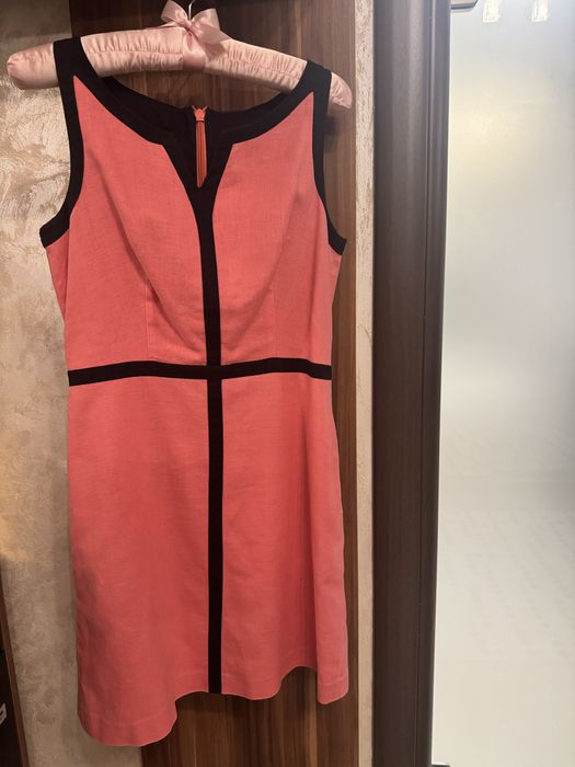 Rochie Next elegantă corai cu linii negre / office, mărimea 36 / S (UK 8)