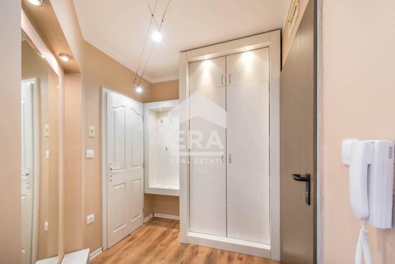 Продава се Тристаен апартамент в Варна, Бриз - 91 кв.м за 2495 €/кв.м - Снимка #9