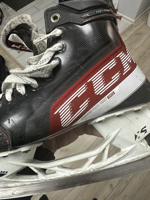 Хоккейные коньки CCM FT4