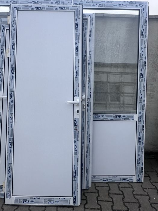 разпродаба на врати за баня различни размери