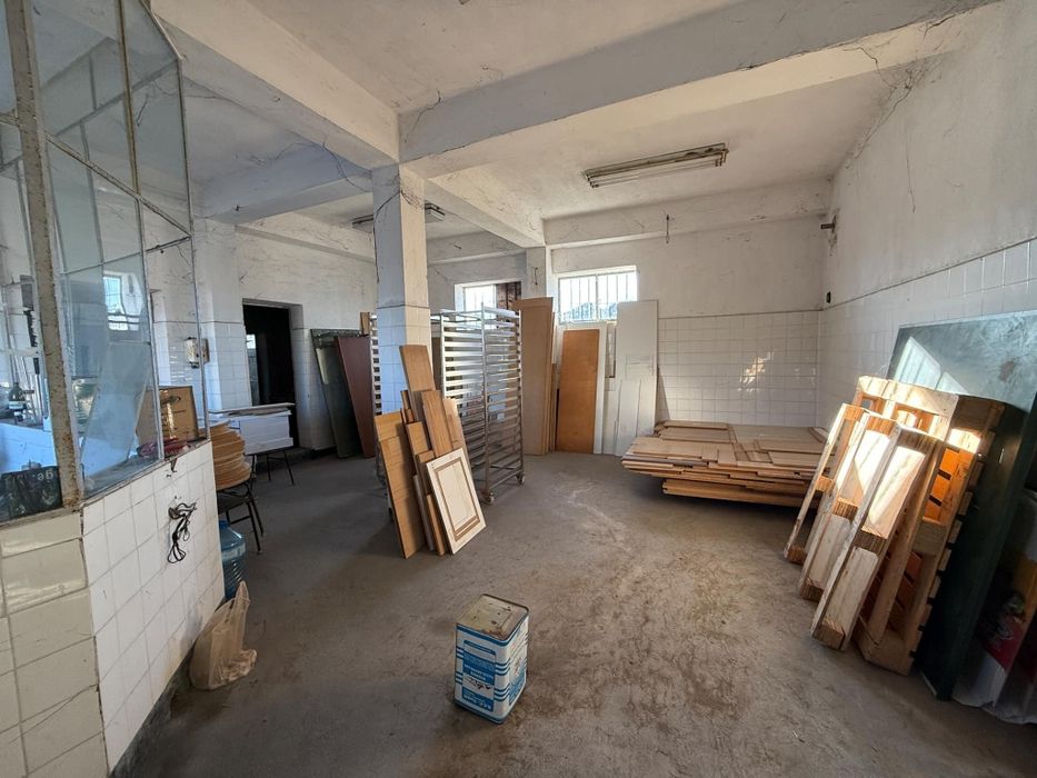 Продава се Промишлена сграда в Карлово - 1756 кв.м за 154 €/кв.м - Снимка #1