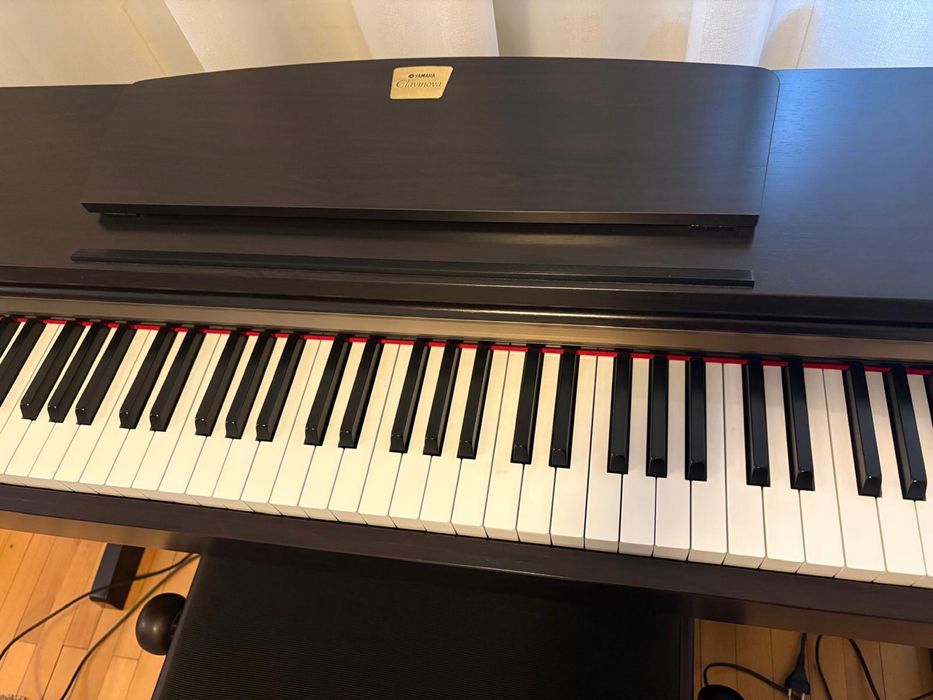 Pian Yamaha Clavinova CLP 320 si Scaun