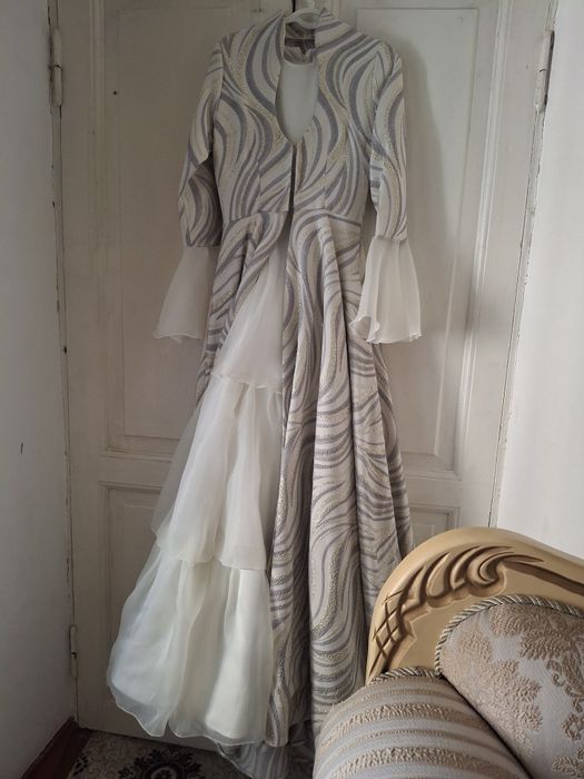 Maxsus tikilgan kelin koylak