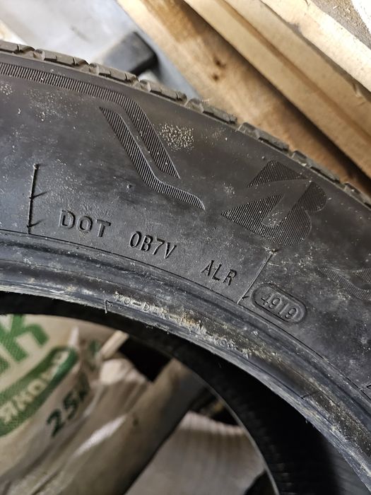 Гуми зимни Bridgestone 275/45/20