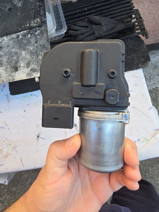 Motoras stergatoare vw