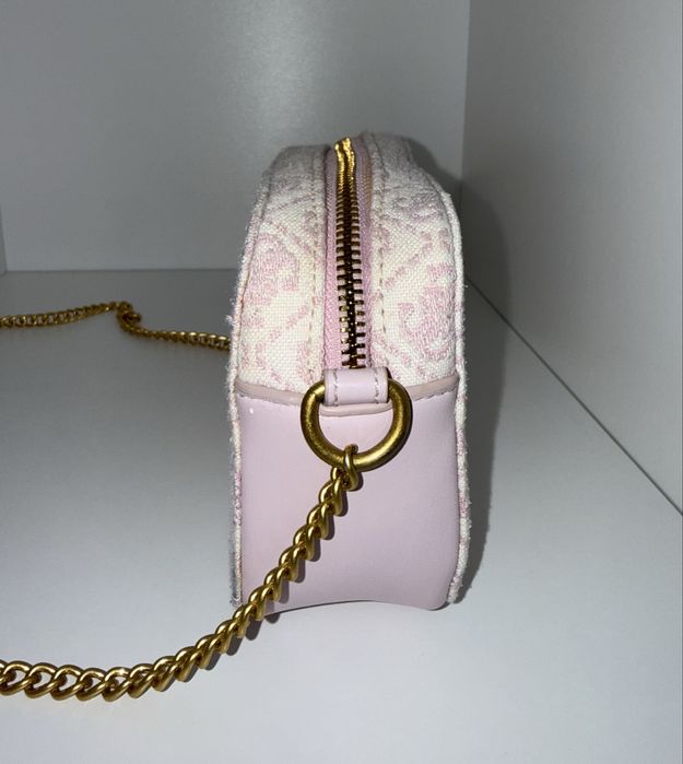 Дамски чанти Guess