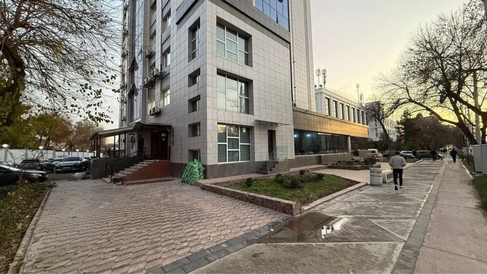 Ул.Нукус нежилое помещение 910 кв.м евро ремонт первая линия срочно