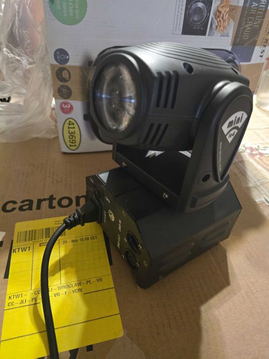 Moving Head,Lumina Scena, DMX, activata vocal, 1130 Lux, 700-8000K