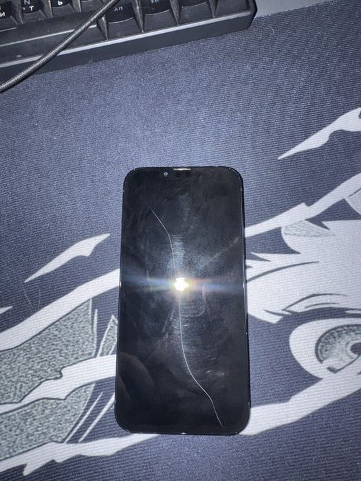 Продам iPhone 13