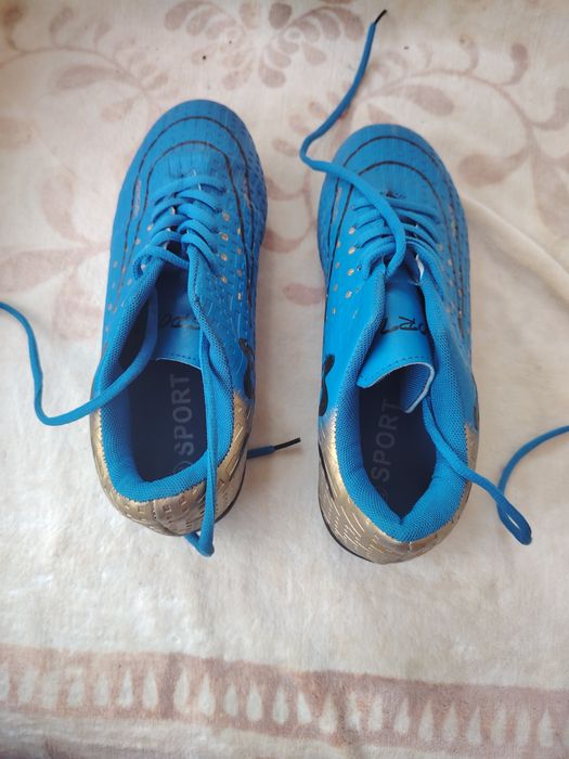 Бутонки нови 37 номер