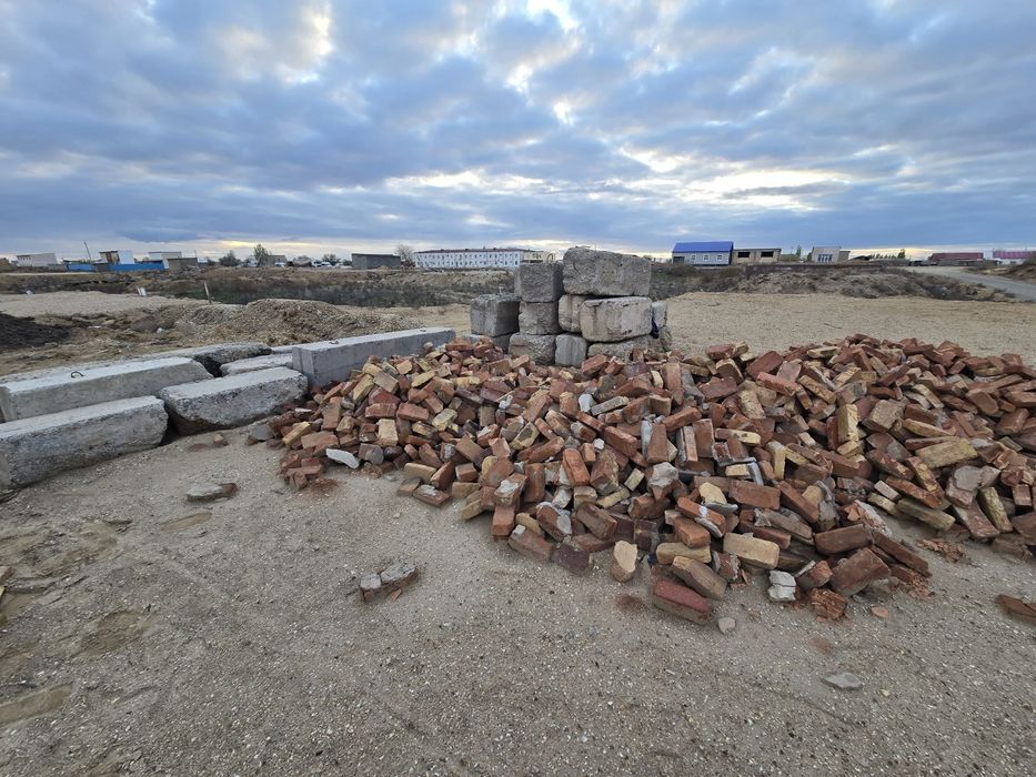 Qoskol 5 uglavoy 4 sotix jer orin satiladi