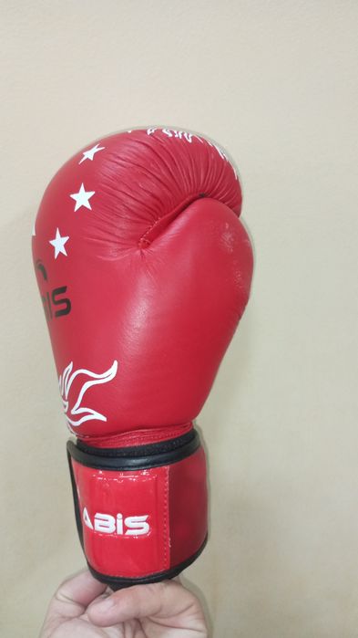 Бокс перчатки, продается оригинал, кожа , доставка по городу Ташкент,,