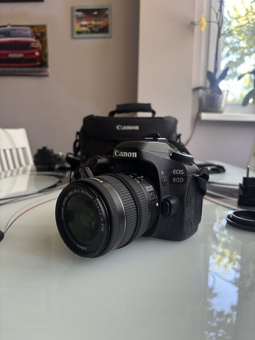 Canon EOS 80D + EFS 18-55mm обектив
