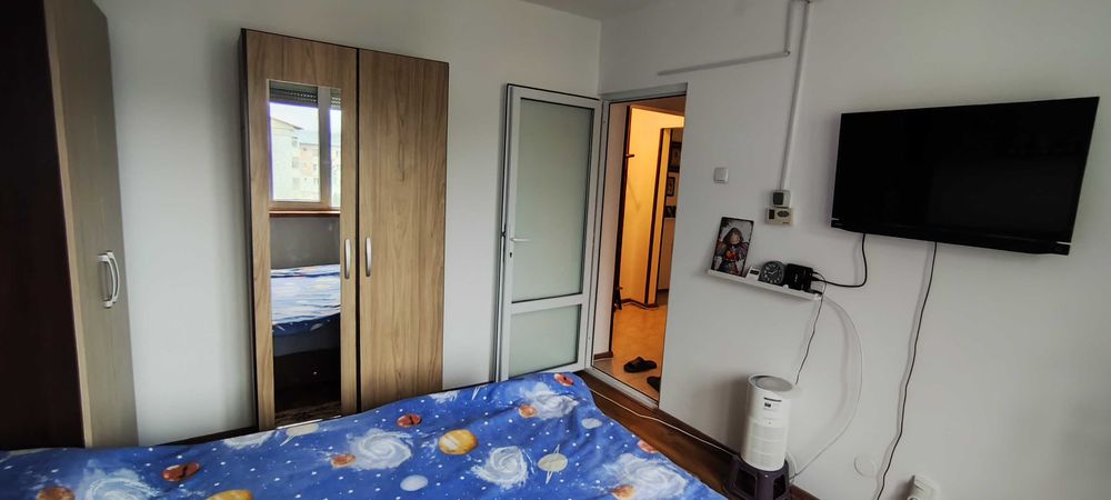 Persoana fizica, vand apartament doua camere Piatra Neamt